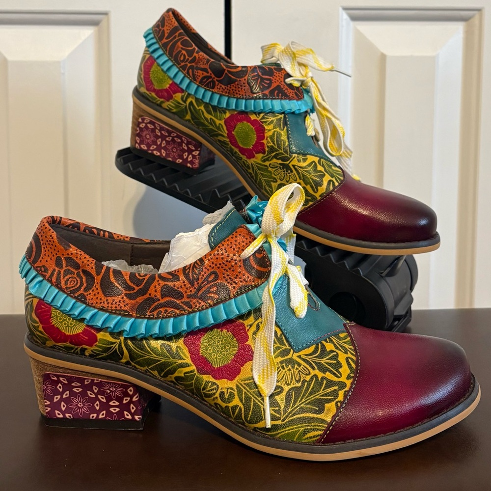 OXFORDS, Multicolor Floral Lace-Up Block Heels, Size 41, NWOT